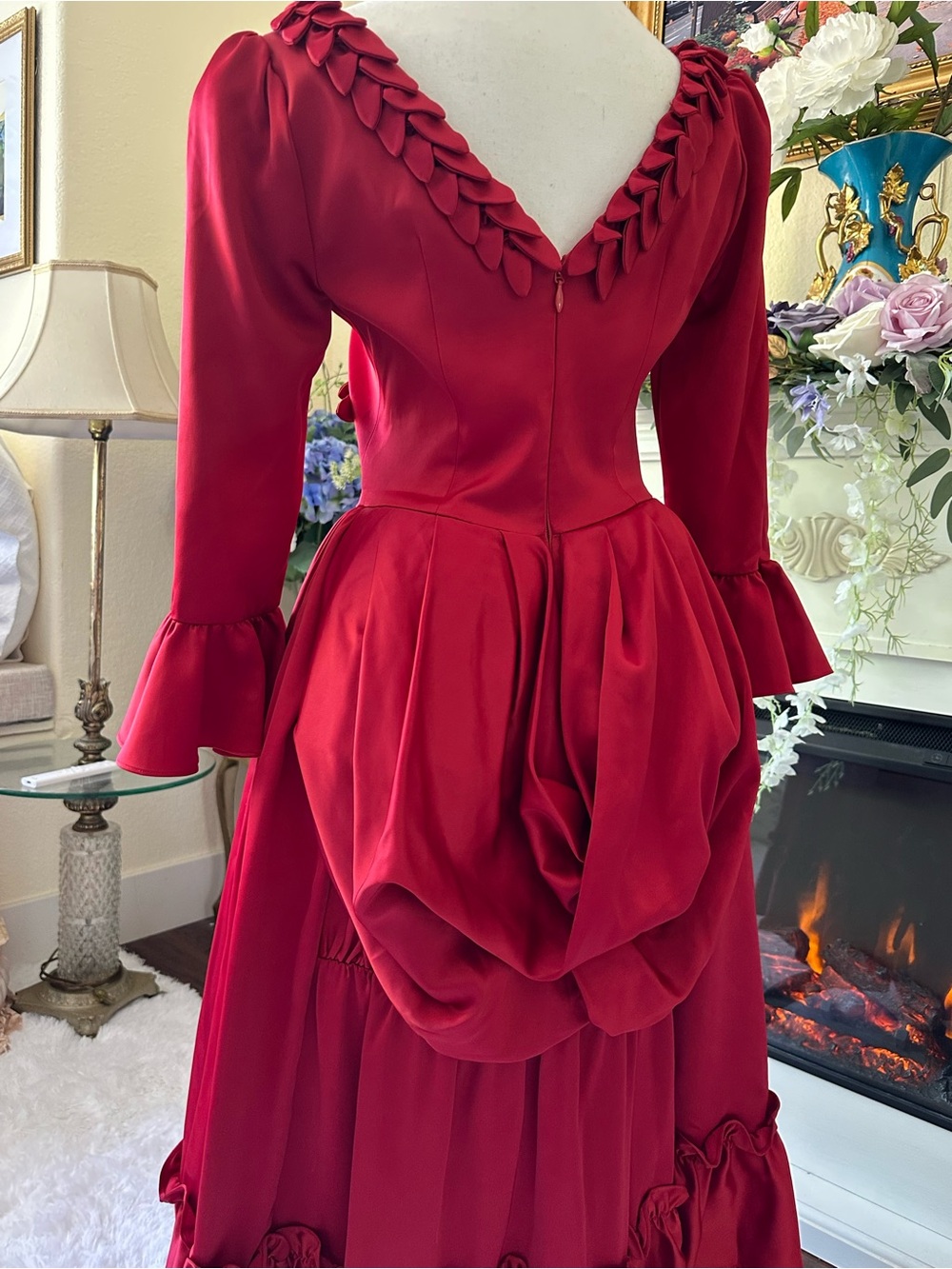 BRAM STOKER'S DRACULA X LA FEMME EN NOIR Mina Dress - Picture 9 of 11